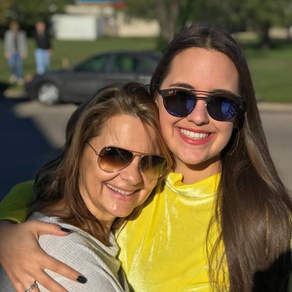 Meet your Posher, Erika - Picture 1 of 1